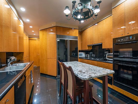 5th image of 993 Park Ave APT 7E
