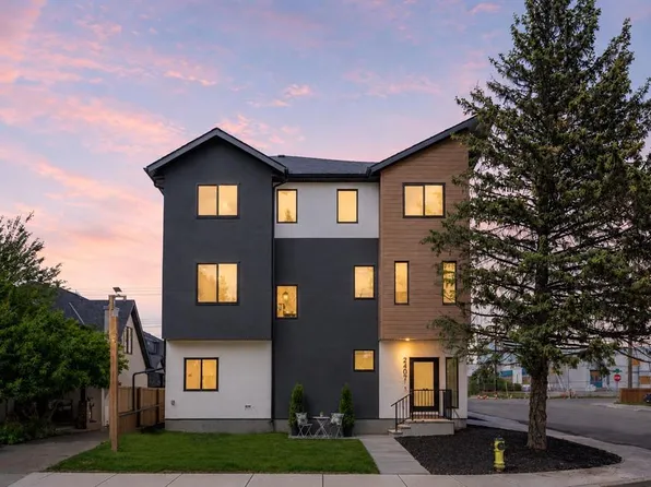 2402 S Westmount Rd NW, Calgary, AB T2N 3N8