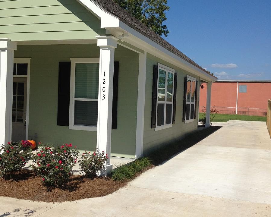side driveway