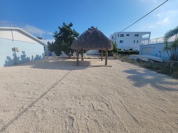 5th image of 112 Pearl Ave