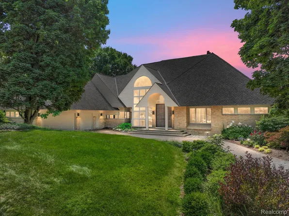 4733 W Wickford, Bloomfield Hills, MI 48302