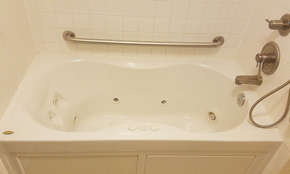 Jacuzzi Tub