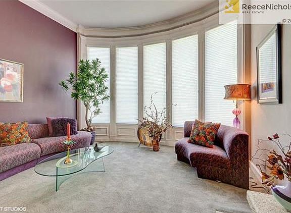 Contemporary colors and decor