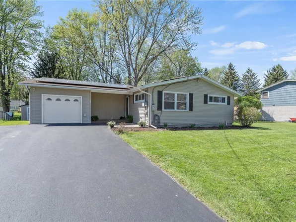 16 Lyndale Ct, East Syracuse, NY 13057