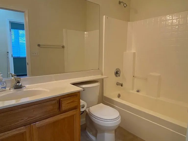 216 Shanley Ct — Photo 9