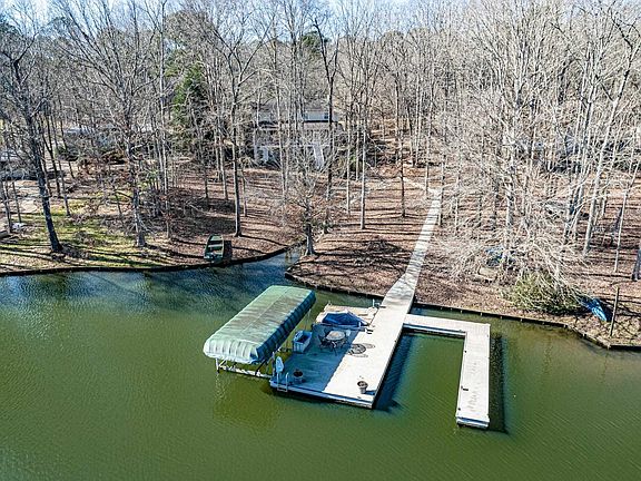 4th image of 536 River Lake Dr