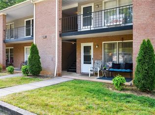 1107 Robin Hood Rd, High Point, NC 27262