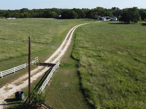 687 State Highway 171, Hubbard, TX 76648