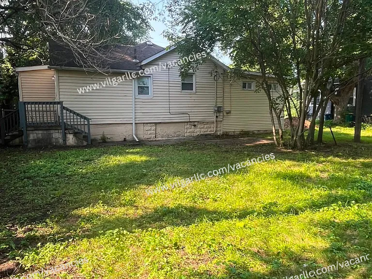 6065 E 6th Pl — Photo 3
