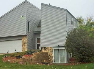 10611 Spaulding Cir, Omaha, NE 68134