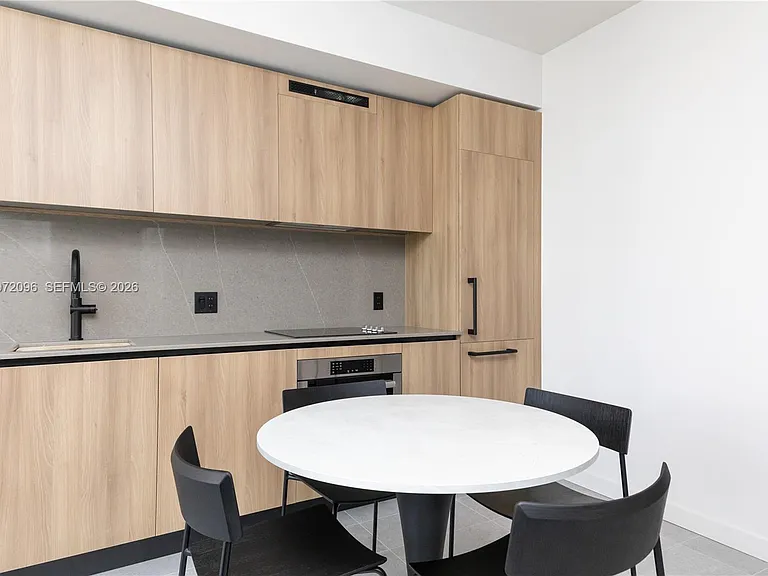 121 NE 5th St #510 — Photo 4