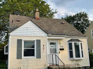 28525 Barton St, Garden City, MI 48135