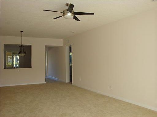 4th image of 2 Harbour Isle Dr #105