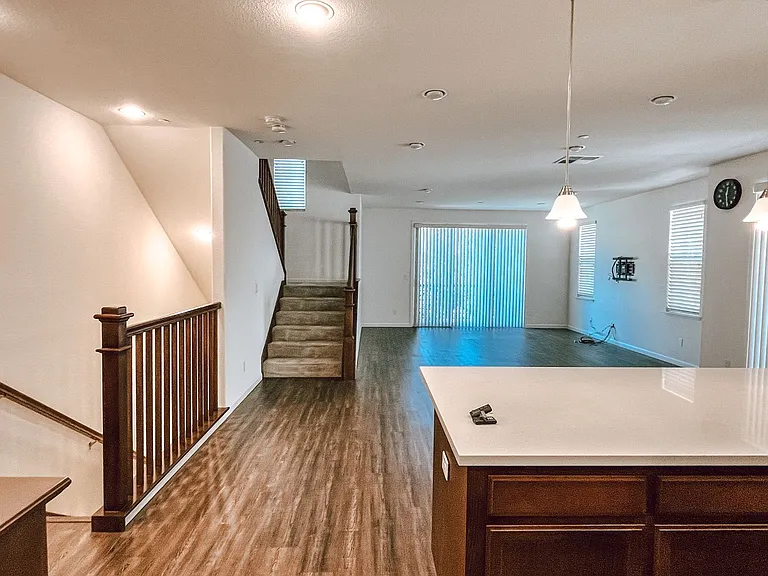 2297 Central Pkwy — Photo 8