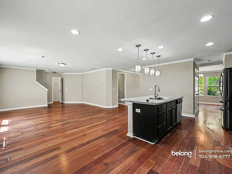 6907 Hopkins St — Photo 6