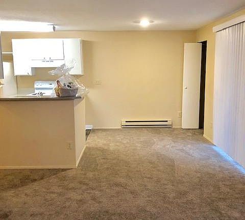 5th image of 15815 40th Pl S APT 101