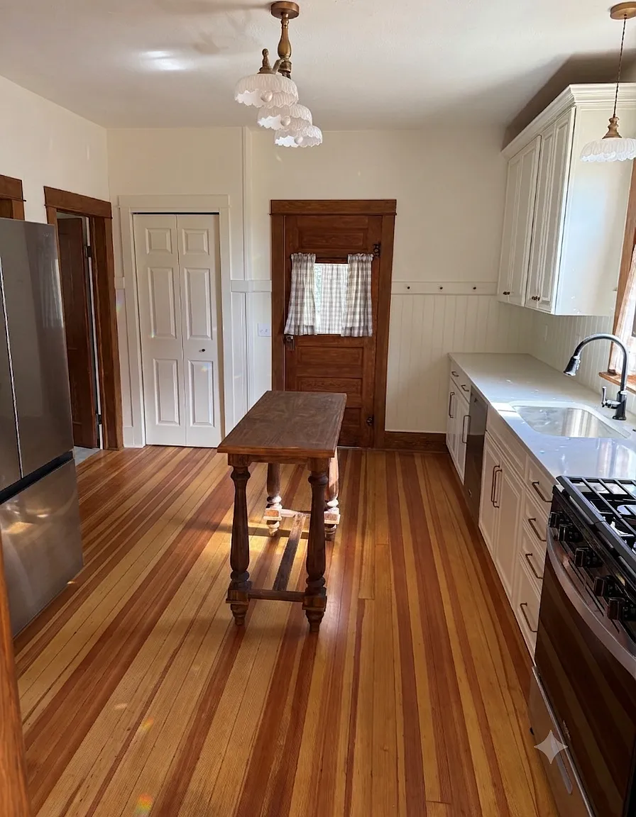 3 bed, 1729 sqft, $2,600 — Photo 4