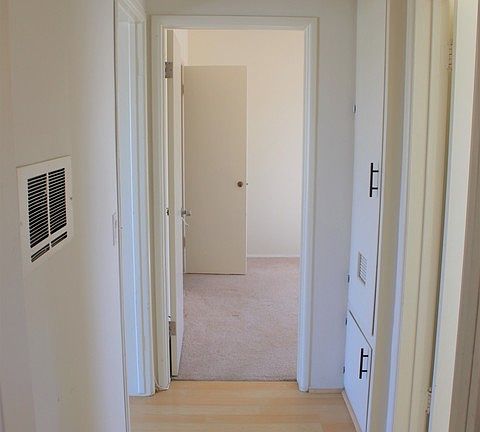 5th image of 15615 S Manhattan Pl APT 3