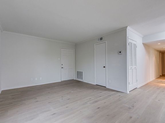 3rd image of 8401 N New Braunfels Ave APT 321