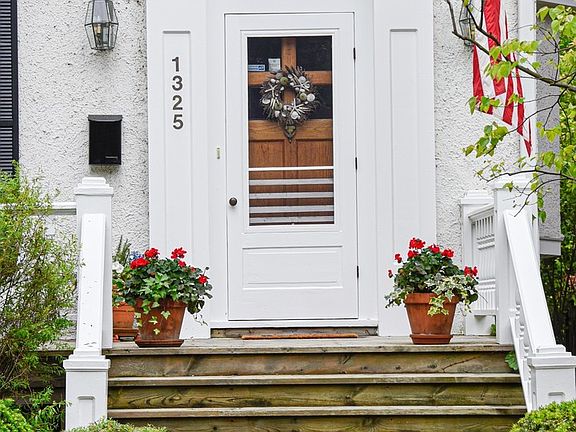 3rd image of 1325 Greenwood Ave