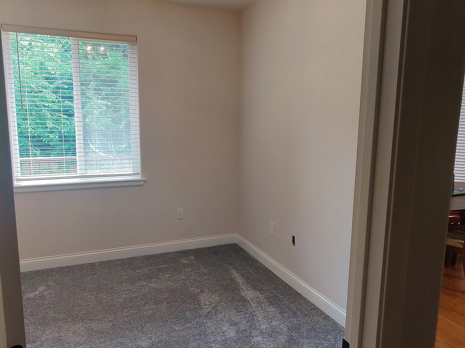 4 bed, 2269 sqft, $600 — Photo 2