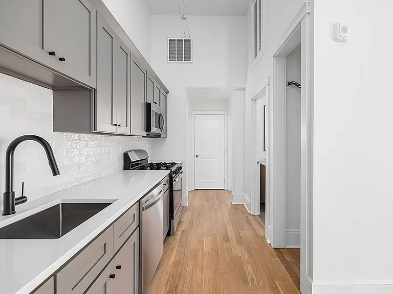 291 Governor St #302 — Photo 16