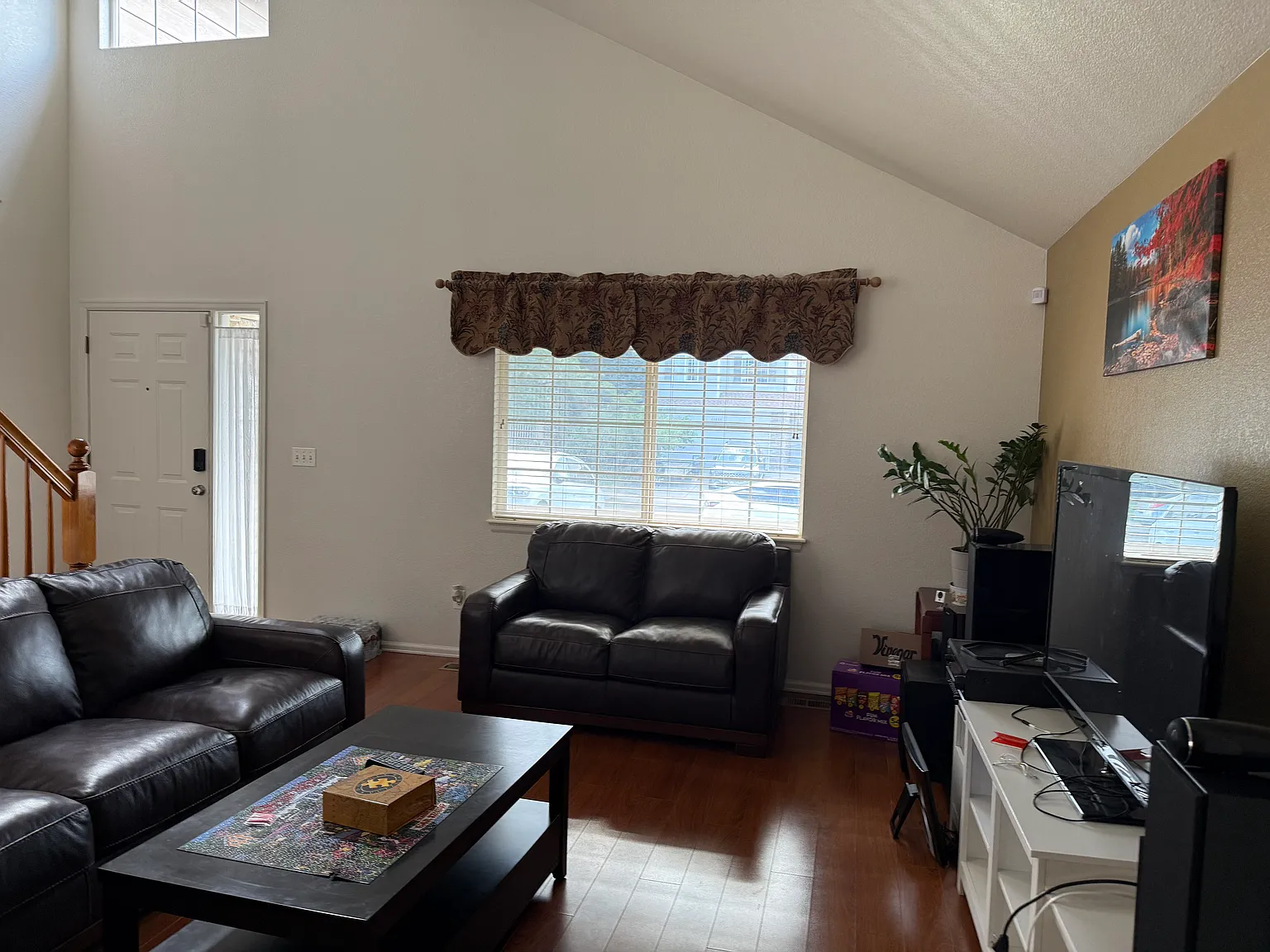 4 bed, 3.5 bath, 2298 sqft, $2,950 — Photo 3