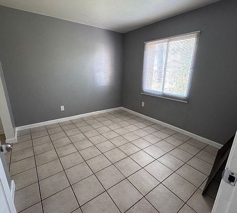 3rd image of 602 E Townley Ave #11400936