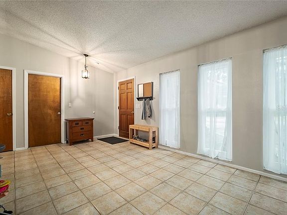 5th image of 10223 Oslin St
