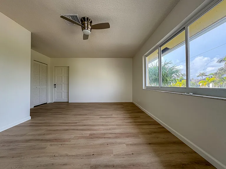 1110 Bel Air Dr #B — Photo 12
