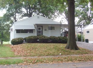 1040 Forestwood Dr, Saint Louis, MO