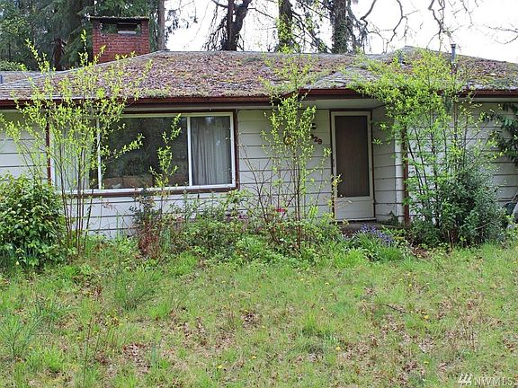 2nd image of 329 Hixon Dr SE
