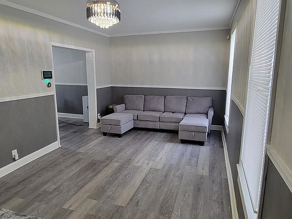 3rd image of 209 N 10th St