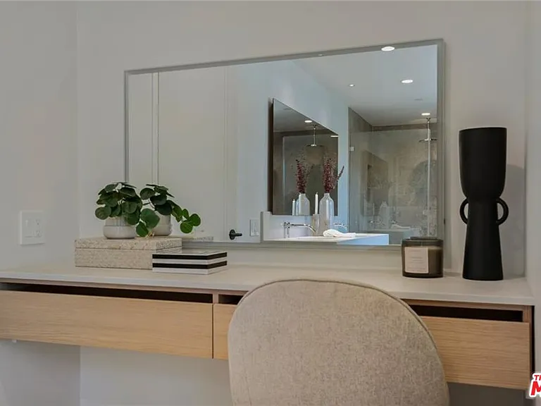 4939 Petit Ave — Photo 33