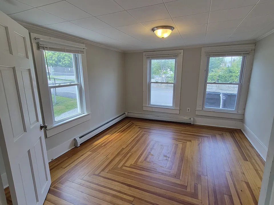 27 High St #102