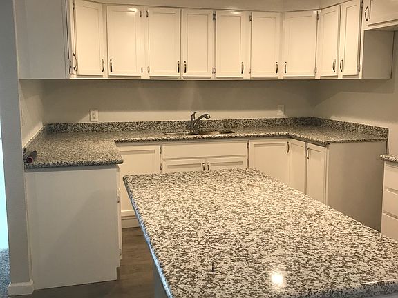 3rd image of 704 S East St