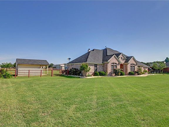 3rd image of 8505 Timbercrest Dr S