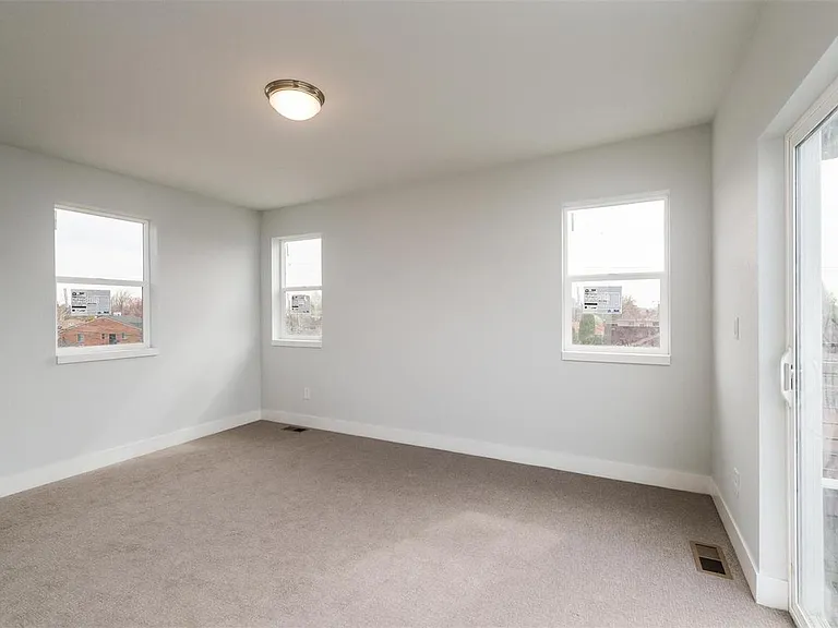 1574 Wolff St — Photo 21