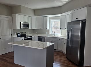 4-04 Aurora St, Worcester, MA 01607