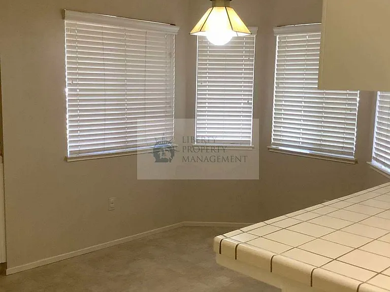 3117 Harbor Dr — Photo 5
