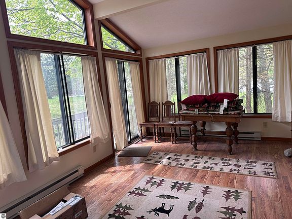 4th image of 4626 Briarcliff Dr