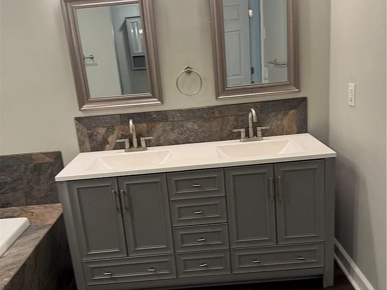 4345 Frontenac Dr — Photo 23