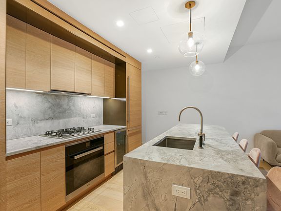 4th image of 215 W 28th St APT 6B