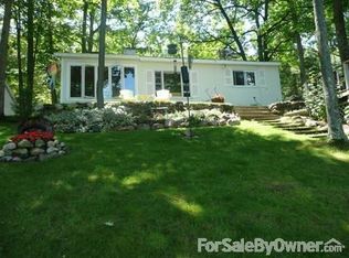 821 Lakeview Dr, Harrison, MI