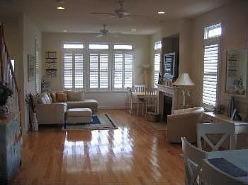 4th image of 104 West Ave