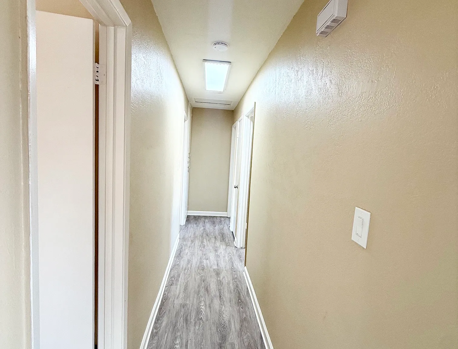 3 bed, 900 sqft, $2,295 — Photo 3