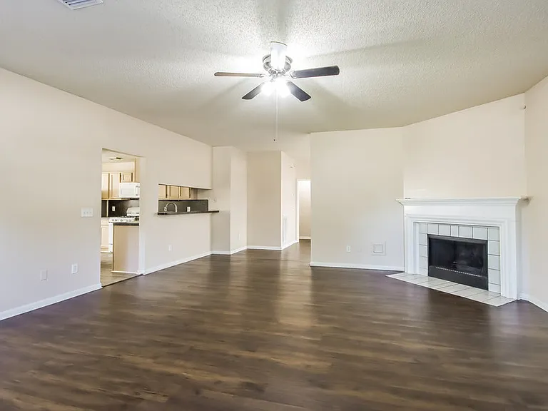 7131 Maple Walk Dr — Photo 5