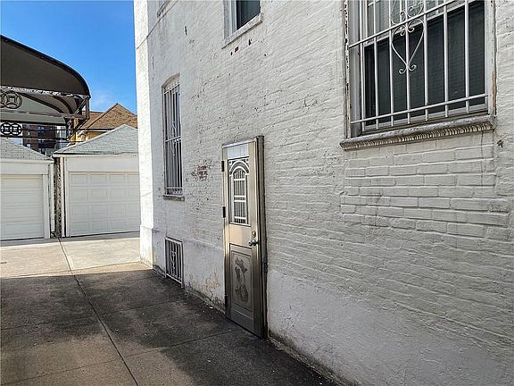 3rd image of 2354 E 22nd St
