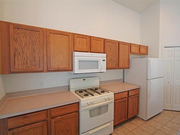 3rd image of 161 Winchester Ln