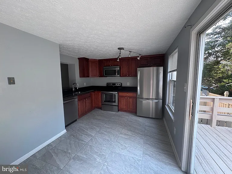 1727 Sundance Dr — Photo 1